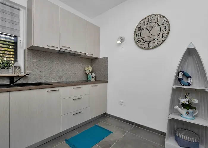 Luxury Amari - Free Parking * 马卡尔斯卡